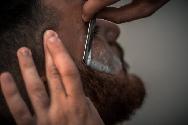 Lire la suite à propos de l’article Entretenir sa barbe : conseils pratiques pour un style parfait